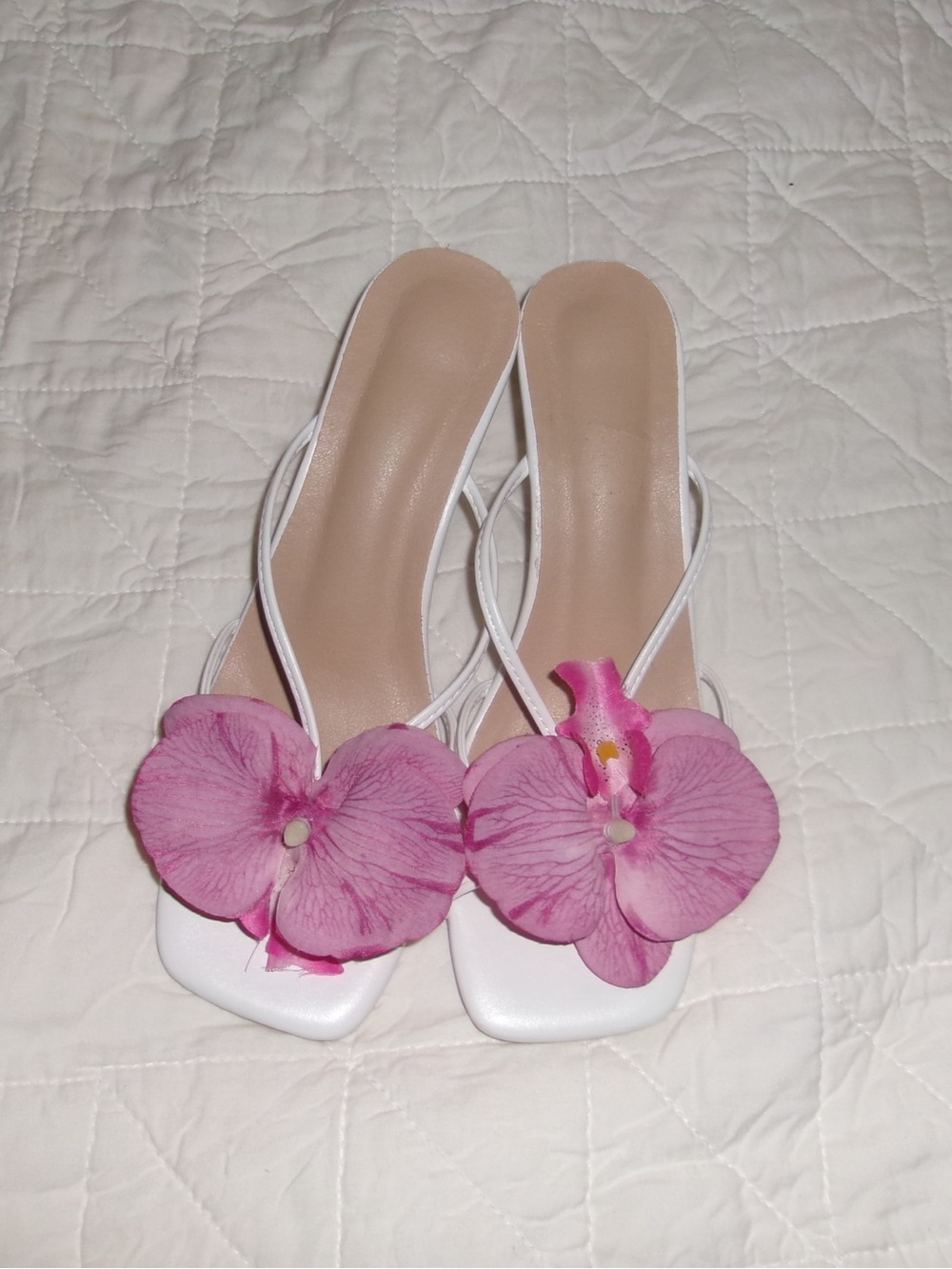 White Floral Detail Women's Slide Sandals - Pink Flower
